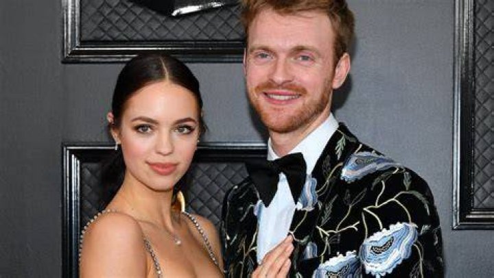 
Billie Eilish’s brother Finneas’ girlfriend Claudia Sulewski’s Wiki 