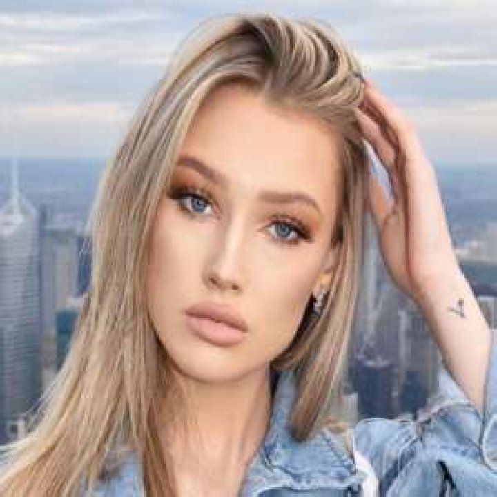 Meredith Duxbury Height, Weight, Net Worth, Age, Birthday, Wikipedia, Who, Nationality, Biography