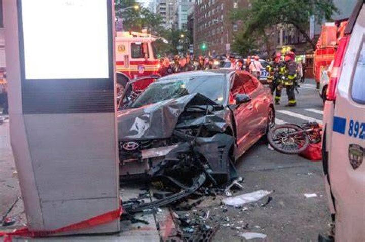
Vehicle Sought in Car Crash into Manhattan Restaurant That Injured More Than 20 